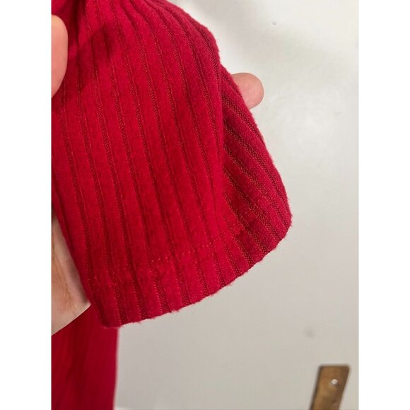 Torrid Henley Top M Red Ribbed Festive Classic Chic Holiday Neutral Minimalist - Picture 3 of 9